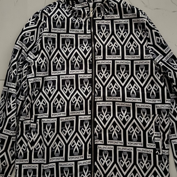 Balenciaga Paris brand new windbreaker size 3XL runs small like a size Large - Picture 3 of 5